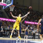 El Iberostar Tenerife cae tras poner contra las cuerdas al potente Real Madrid (12)