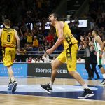 El Iberostar Tenerife afila su instinto ganador para firmar otra gran remontada (8)