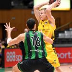 El Iberostar Tenerife cae en Badalona, tras rozar una remontada épica (9)