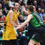 El Iberostar Tenerife cae en Badalona, tras rozar una remontada épica (10)