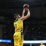 El Iberostar Tenerife supera a un batallador San Pablo Burgos y sigue con paso firme (11)