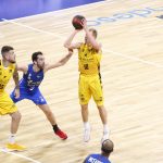 El Iberostar Tenerife supera a un batallador San Pablo Burgos y sigue con paso firme (25)