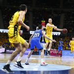 El Iberostar Tenerife supera a un batallador San Pablo Burgos y sigue con paso firme (28)
