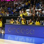 El Iberostar Tenerife supera a un batallador San Pablo Burgos y sigue con paso firme (32)