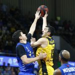 El Iberostar Tenerife supera a un batallador San Pablo Burgos y sigue con paso firme (39)