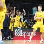 El Iberostar Tenerife tiñe de aurinegro el derbi canario (32)