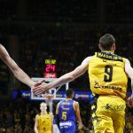 El Iberostar Tenerife tiñe de aurinegro el derbi canario (27)