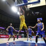 El Iberostar Tenerife tiñe de aurinegro el derbi canario (24)