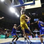 El Iberostar Tenerife tiñe de aurinegro el derbi canario (23)