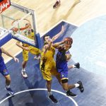 El Iberostar Tenerife tiñe de aurinegro el derbi canario (13)