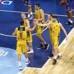 El Iberostar Tenerife tiñe de aurinegro el derbi canario (12)