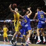 El Iberostar Tenerife tiñe de aurinegro el derbi canario (6)