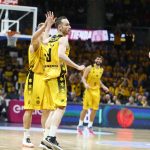 El Iberostar Tenerife supera a un correoso Fuenla y sella su billete para la Copa (9)