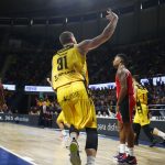 El Iberostar Tenerife supera a un correoso Fuenla y sella su billete para la Copa (28)