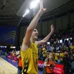 El Iberostar Tenerife reacciona con carácter y cabeza ante un buen Joventut (19)