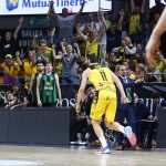 El Iberostar Tenerife reacciona con carácter y cabeza ante un buen Joventut (16)