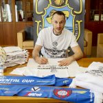 Ya a la venta la camiseta de los campeones mundiales firmada por el MVP Huertas (3)