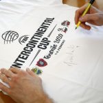 Ya a la venta la camiseta de los campeones mundiales firmada por el MVP Huertas (6)