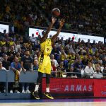 El Iberostar Tenerife cae con orgullo ante el potente Barça (20)