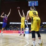 El Iberostar Tenerife cae con orgullo ante el potente Barça (10)