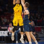 El Iberostar Tenerife cae ante un Baskonia muy físico (11)