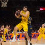 El Iberostar Tenerife cae ante un Baskonia muy físico (6)