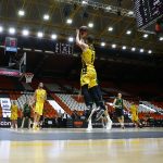 El Iberostar Tenerife suma un trabajado triunfo coral (15)