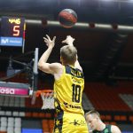 El Iberostar Tenerife suma un trabajado triunfo coral (16)