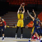El Iberostar Tenerife no puede con un Baskonia más físico (10)