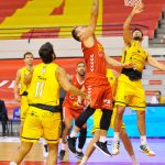 El Iberostar Tenerife se lleva un imposible en Murcia (10)