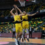 El Iberostar Tenerife deja su sello en Miribilla y suma una nueva alegría liguera (9)