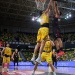 El Iberostar Tenerife deja su sello en Miribilla y suma una nueva alegría liguera (5)