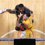 El Iberostar Tenerife 'asalta' el Martín Carpena (9)