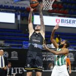 Triunfo trabajado ante un correoso Coosur Real Betis (8)