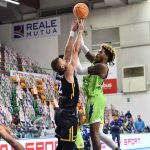 El Iberostar Tenerife cae en Sassari tras una mala segunda parte (4)