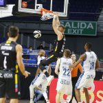 El Lenovo Tenerife exprime su gen competitivo para meterse en semifinales de la Copa (9)