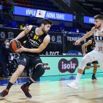 El Lenovo Tenerife cede en un thriller de partido (18)