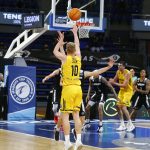 Segundo triunfo en el Sweet 16 en el retorno del público al Santiago Martín (12)