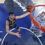 El Lenovo Tenerife impone su fortaleza coral (28)