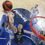 El Lenovo Tenerife impone su fortaleza coral (23)