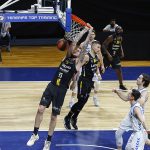 El Lenovo Tenerife impone su fortaleza coral (17)