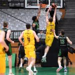 El Lenovo Tenerife cae en Badalona, pese a pelear hasta el final (5)