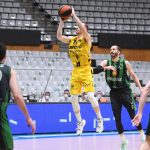 El Lenovo Tenerife cae en Badalona, pese a pelear hasta el final (3)