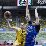 El Lenovo Tenerife 'asalta' el Coliseum en un enorme acto de superación (9)