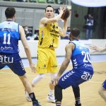 El Lenovo Tenerife 'asalta' el Coliseum en un enorme acto de superación (1)