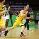 El Lenovo Tenerife exhibe su fortaleza coral en Sevilla (8)