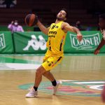 El Lenovo Tenerife exhibe su fortaleza coral en Sevilla (7)