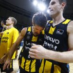 El Lenovo Tenerife festeja su primera alegría del curso (23)