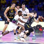 El Lenovo Tenerife festeja su primera alegría del curso (20)