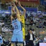 El Lenovo Tenerife cae en su estreno liguero en Lugo (9)